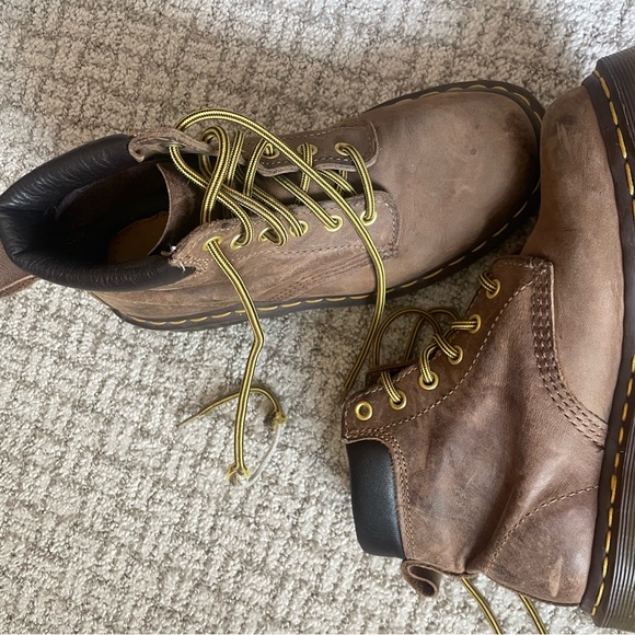 Dr. Martens Brown Leather Boots with Classic Design - Picture 4 of 5